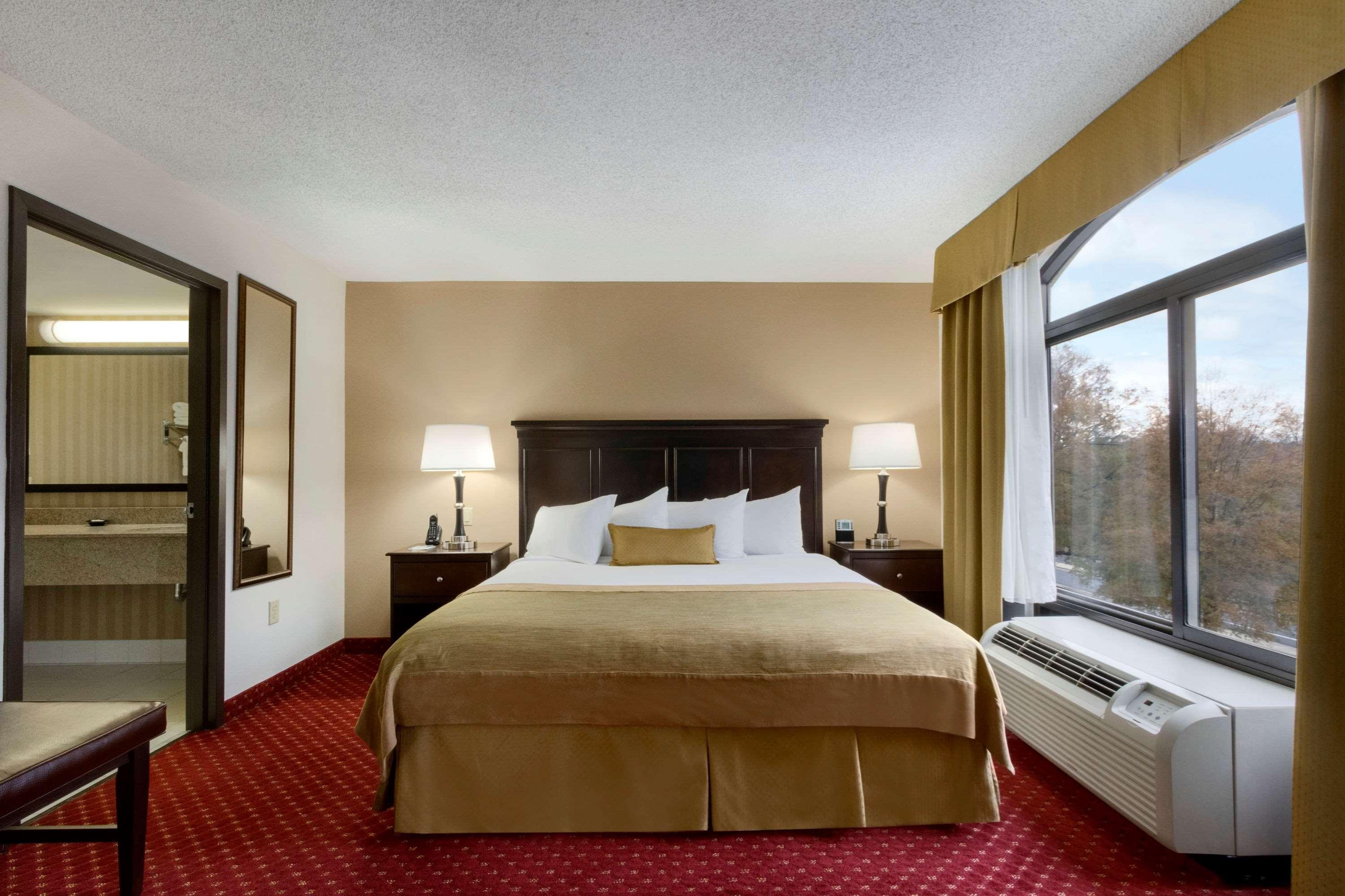 Spark By Hilton Charlotte Tyvola I-77 Exterior photo