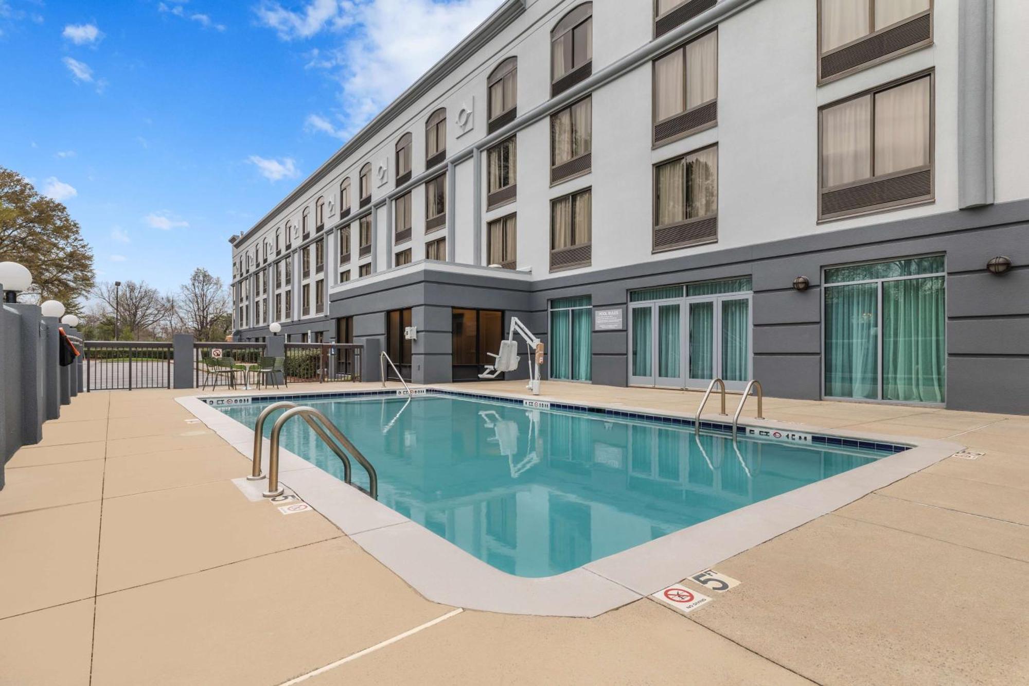 Spark By Hilton Charlotte Tyvola I-77 Exterior photo